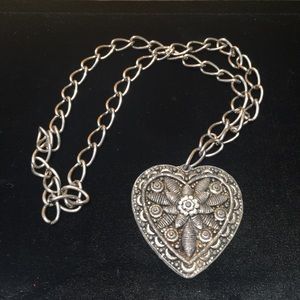 - Vintage Necklace Metal Heart & Chain